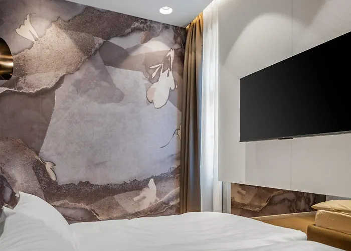 Monamel Luxury Split