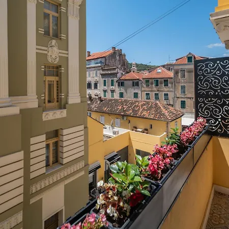 Monamel Luxury Bed & Breakfast